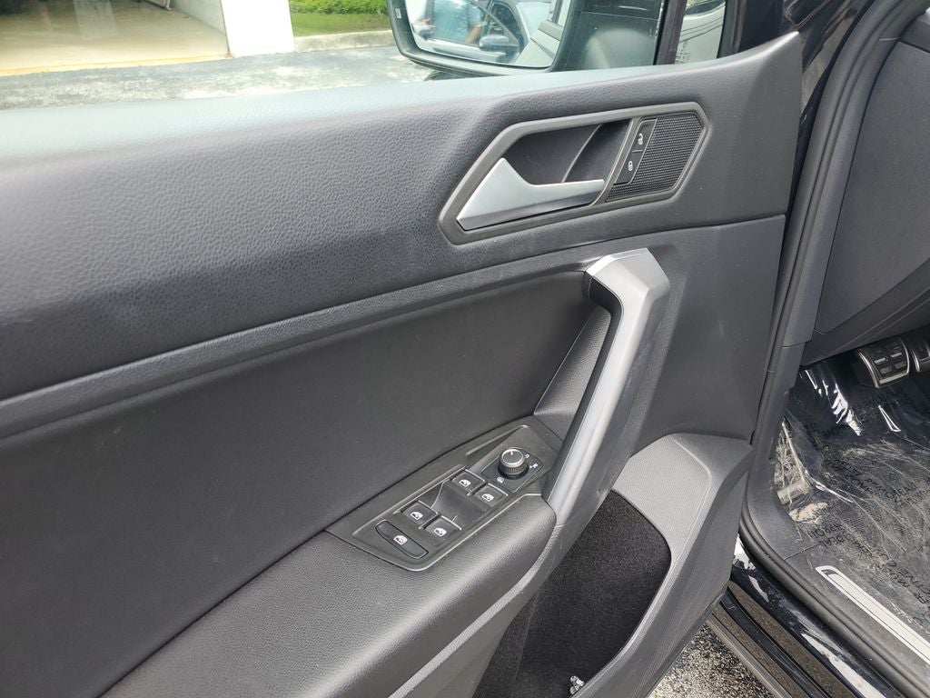 2021 Volkswagen Tiguan 2.0T SE R-Line Black