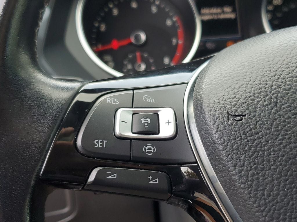 2021 Volkswagen Tiguan 2.0T SE R-Line Black