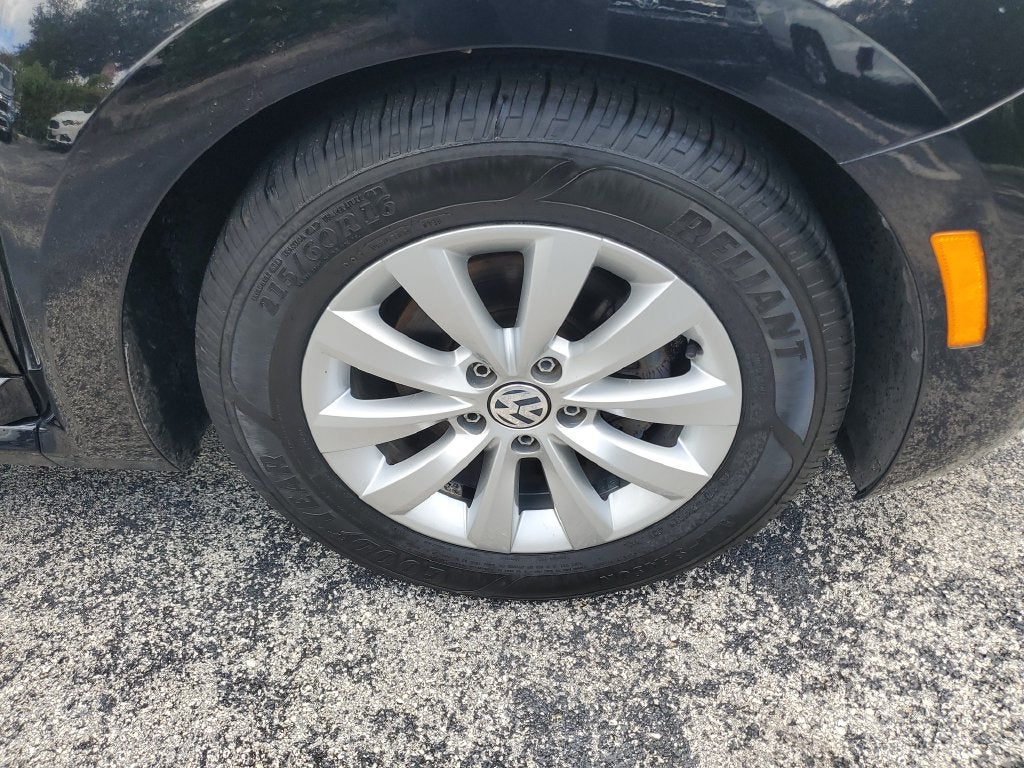 2018 Volkswagen Beetle 2.0T S