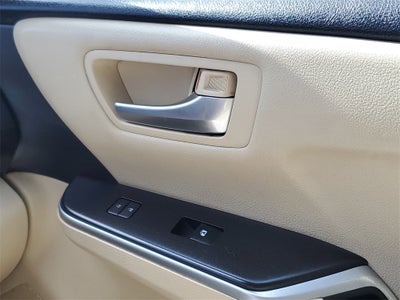 2017 Toyota Camry SE