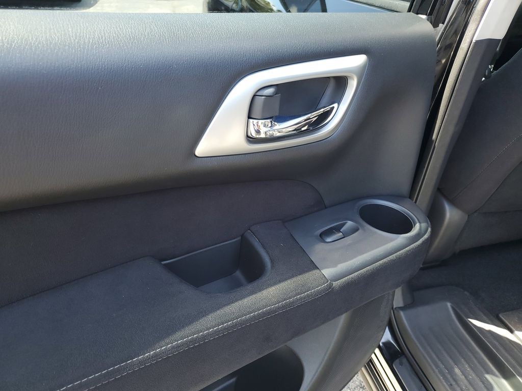 2015 Nissan Pathfinder S