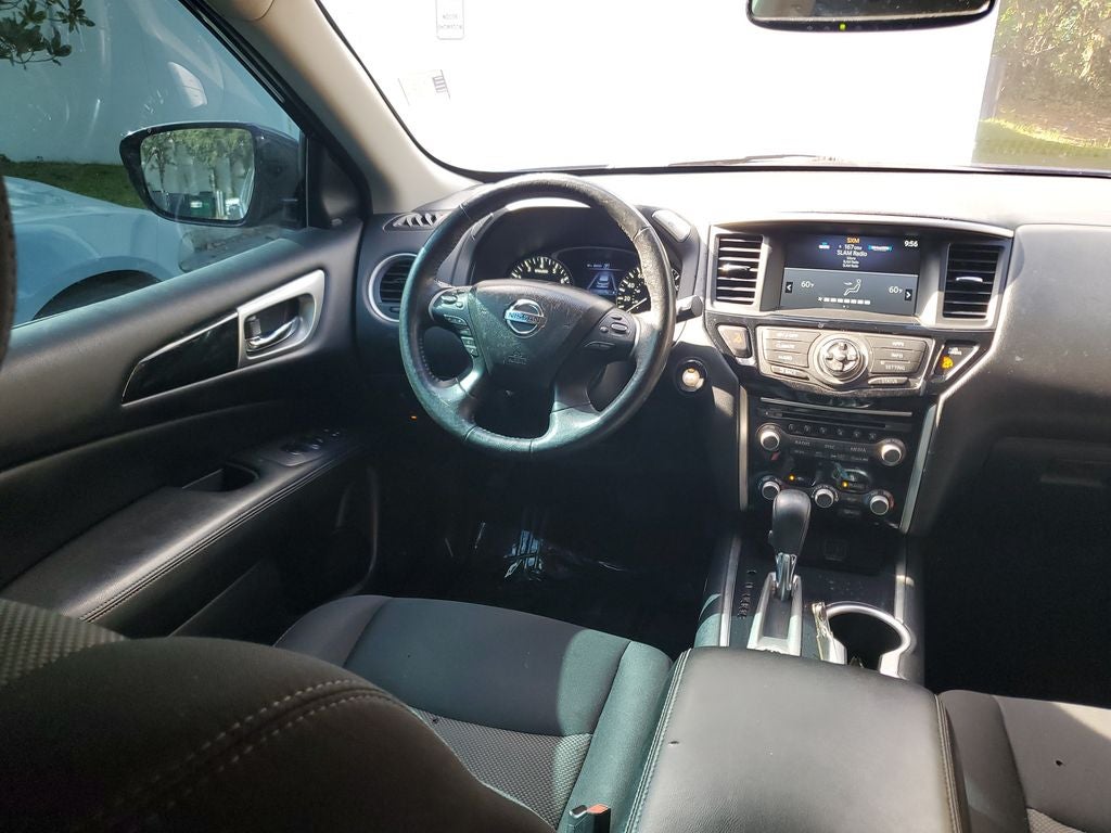 2020 Nissan Pathfinder SV
