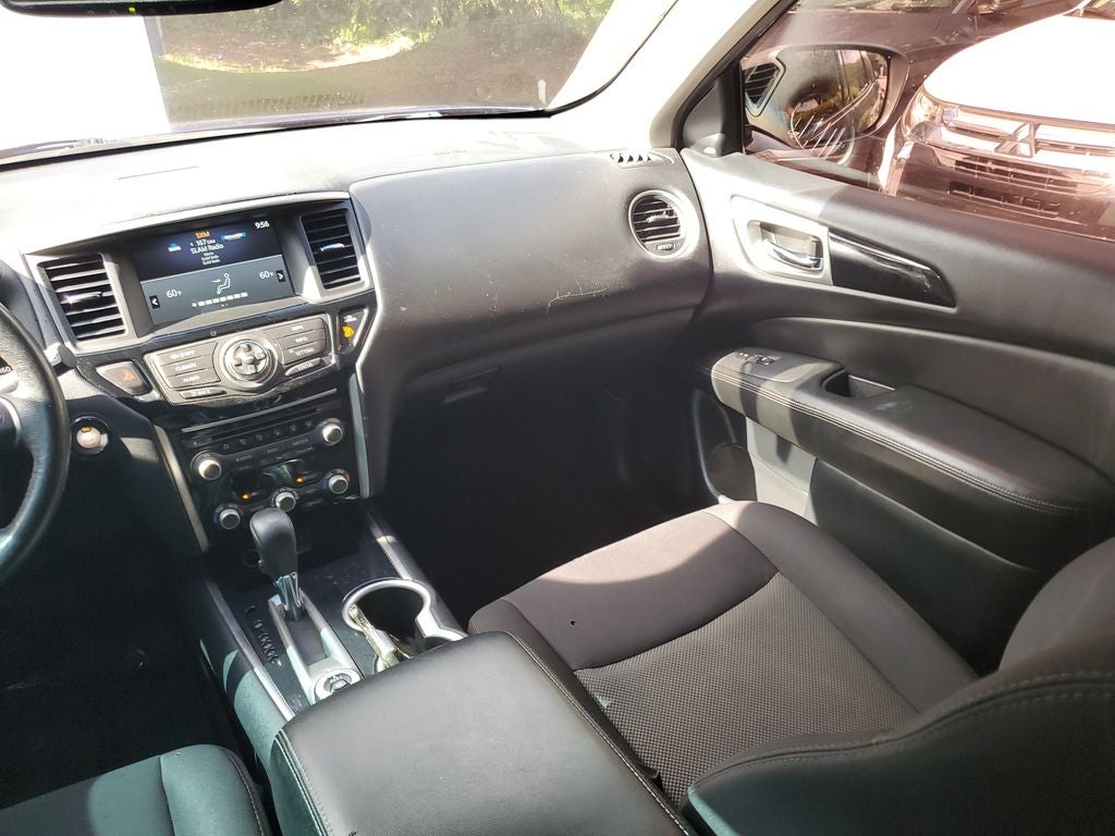 2020 Nissan Pathfinder SV