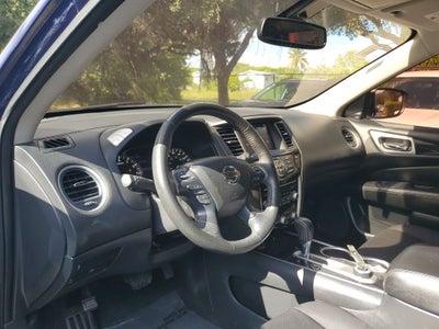 2020 Nissan Pathfinder SV
