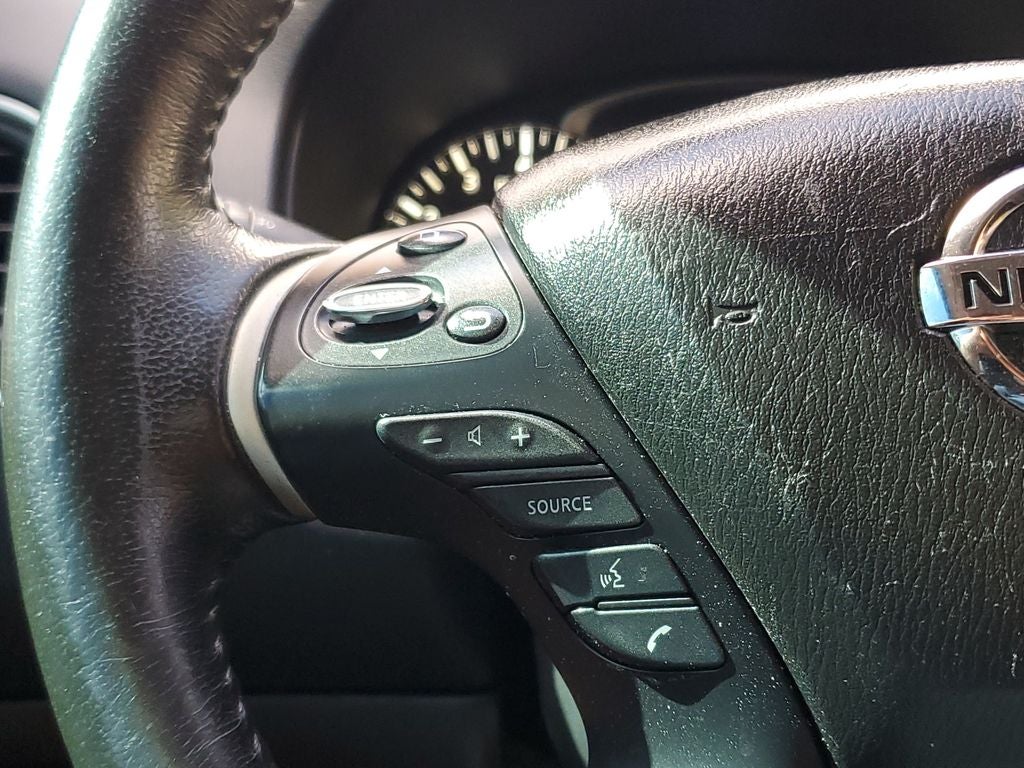 2020 Nissan Pathfinder SV