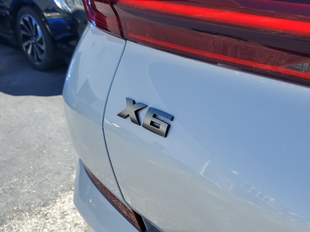 2021 BMW X6 M50i