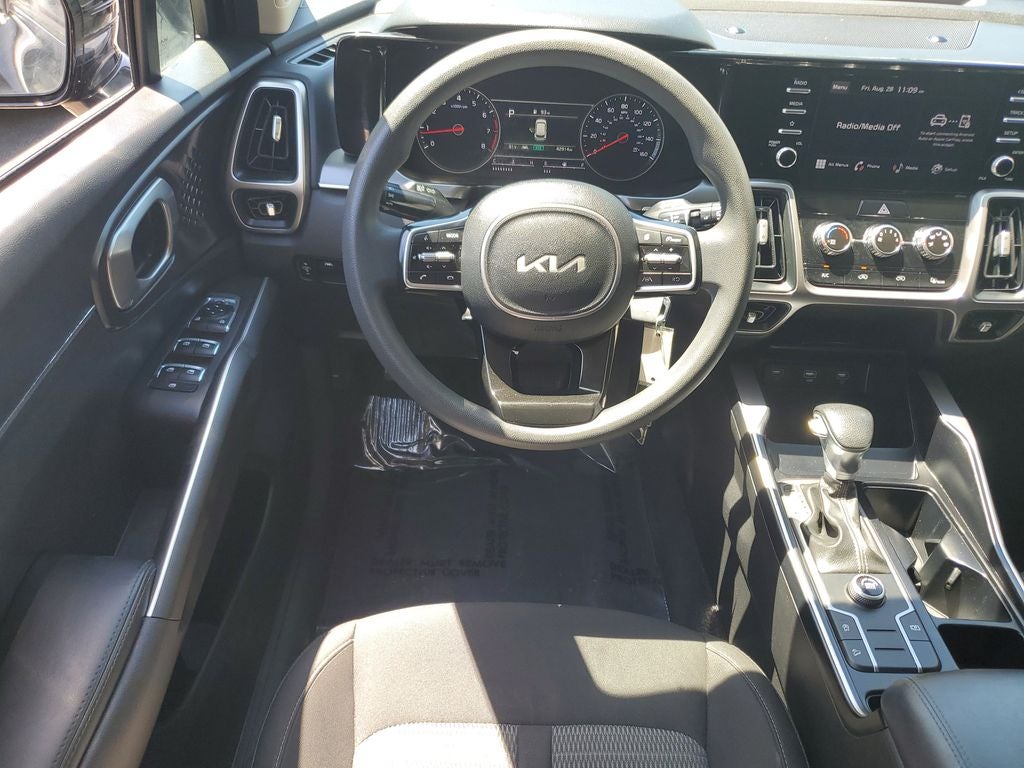 2022 Kia Sorento LX