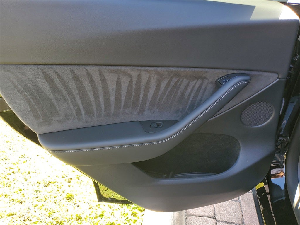 2024 Tesla Model Y Performance