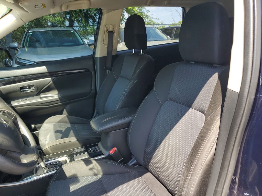 2020 Mitsubishi Outlander ES