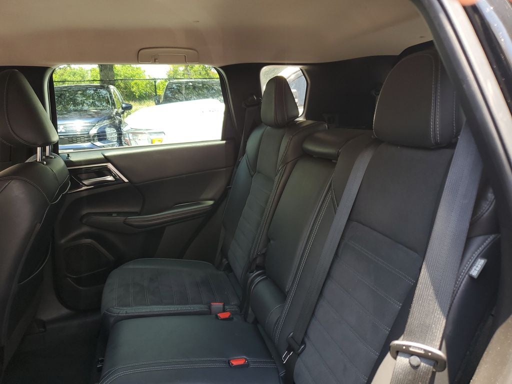 2023 Mitsubishi Outlander SE
