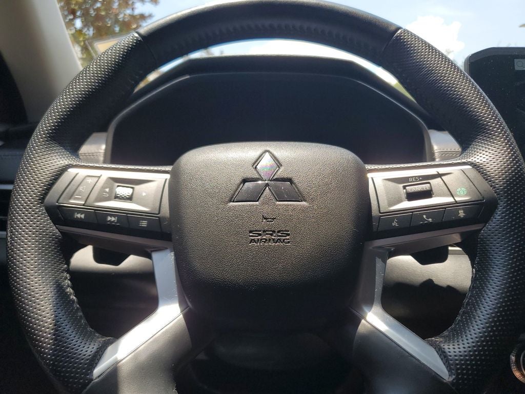 2023 Mitsubishi Outlander SE