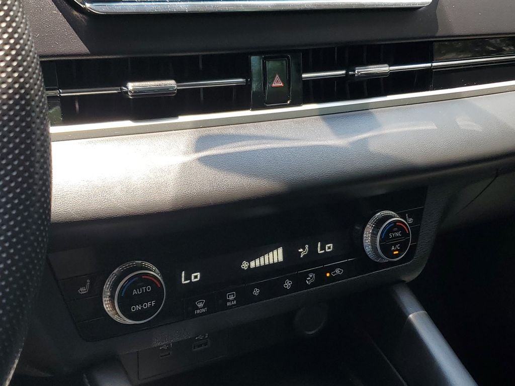 2023 Mitsubishi Outlander SE