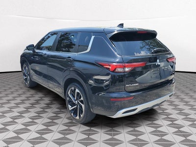 2023 Mitsubishi Outlander SE