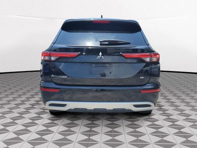 2023 Mitsubishi Outlander SE