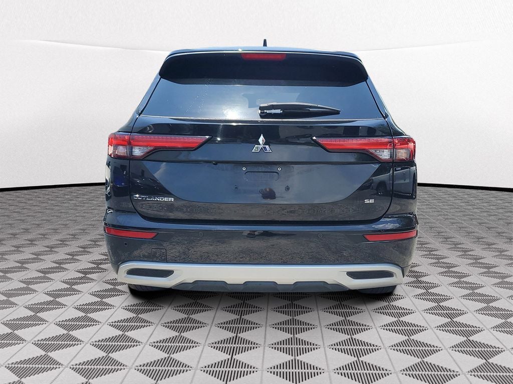 2023 Mitsubishi Outlander SE