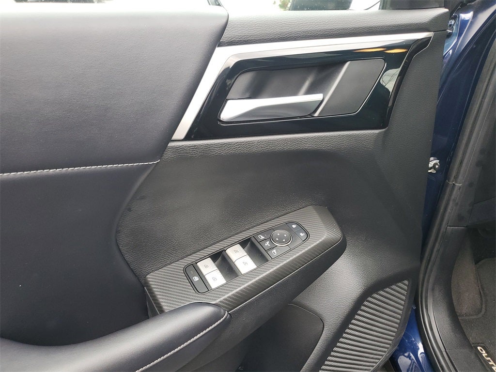 2023 Mitsubishi Outlander SE Special Edition