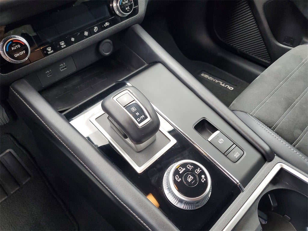 2023 Mitsubishi Outlander SE Special Edition