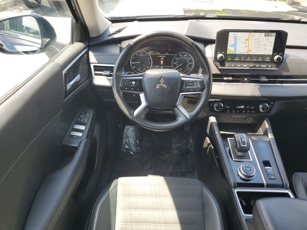 2024 Mitsubishi Outlander SE