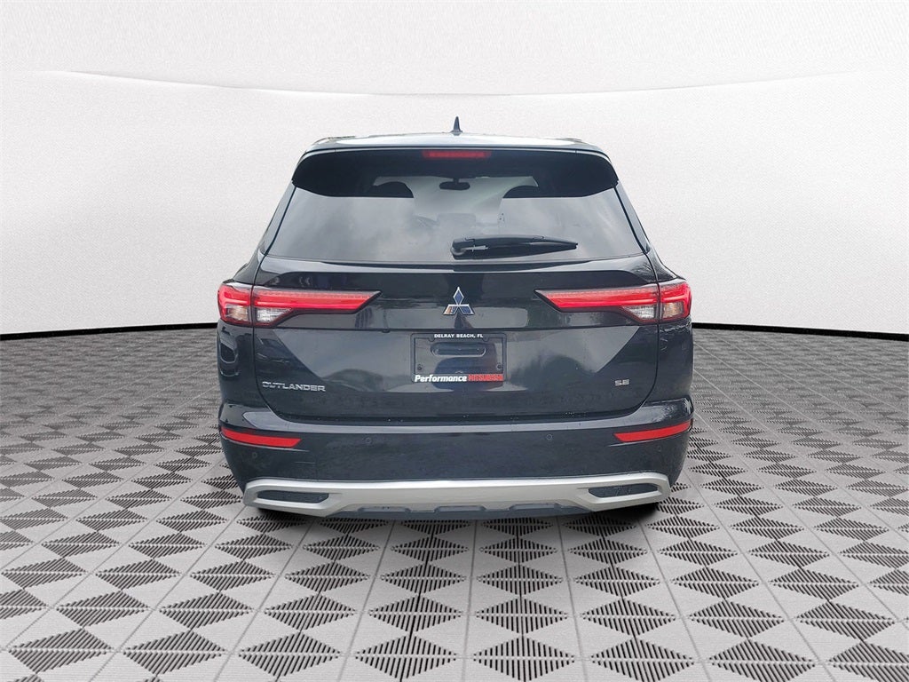 2024 Mitsubishi Outlander SE