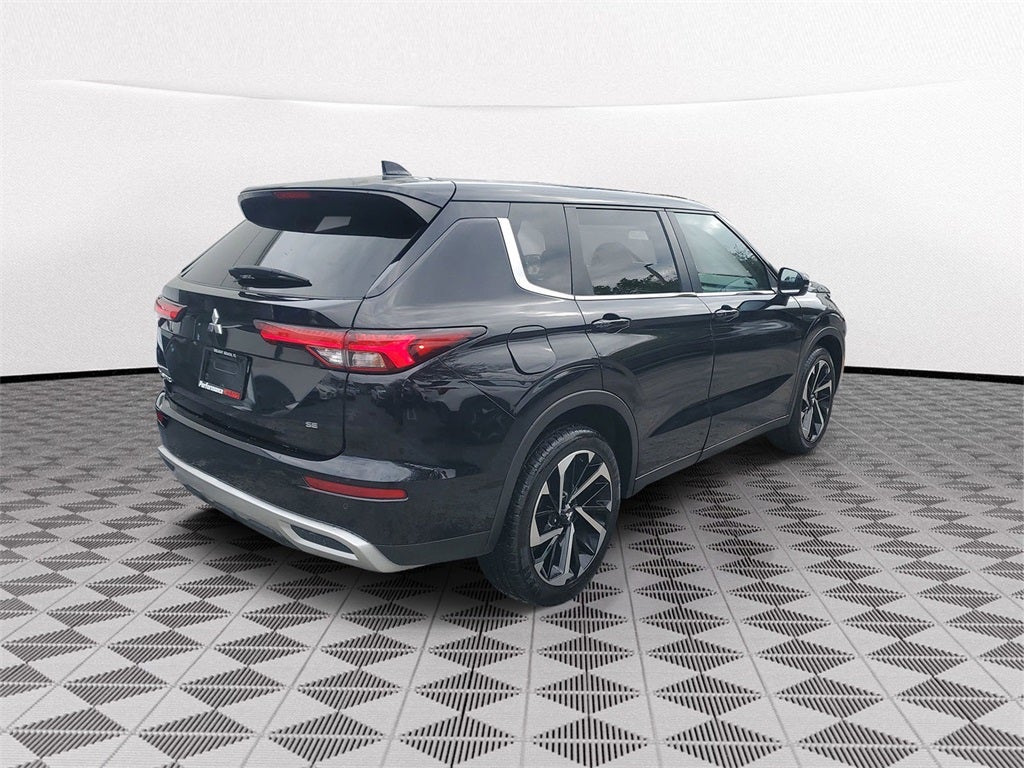 2024 Mitsubishi Outlander SE