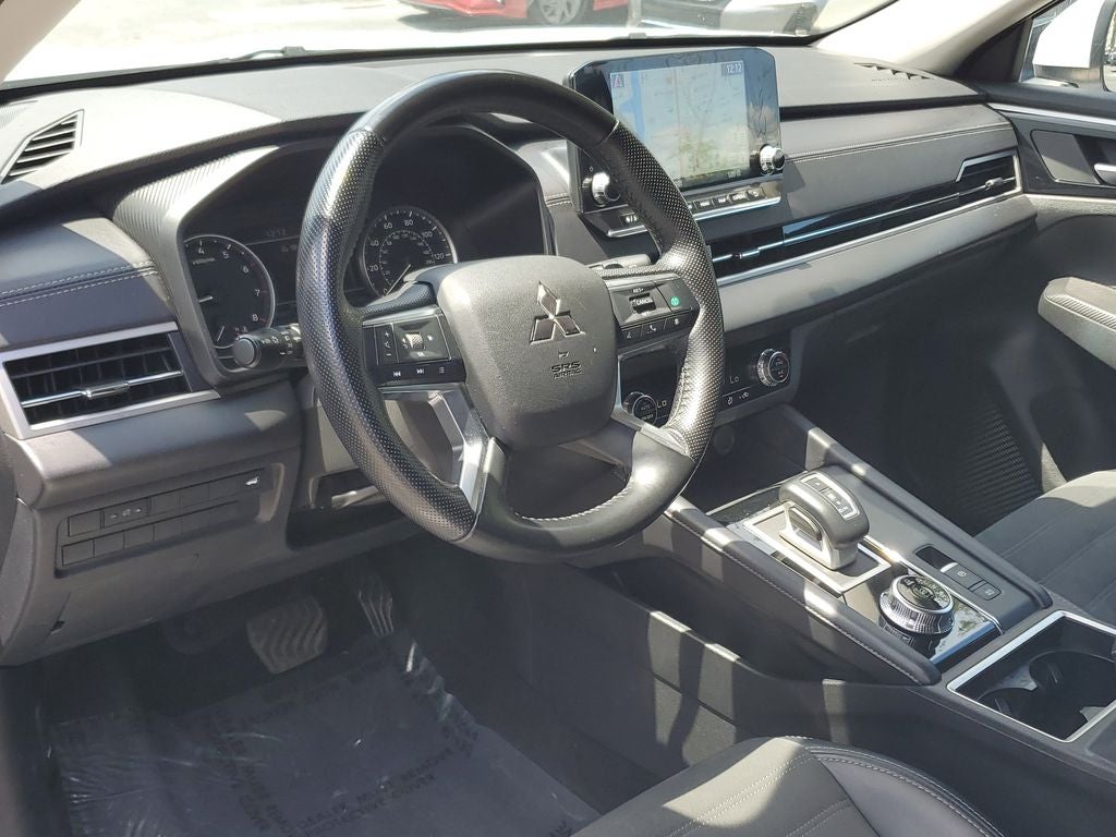 2024 Mitsubishi Outlander SE