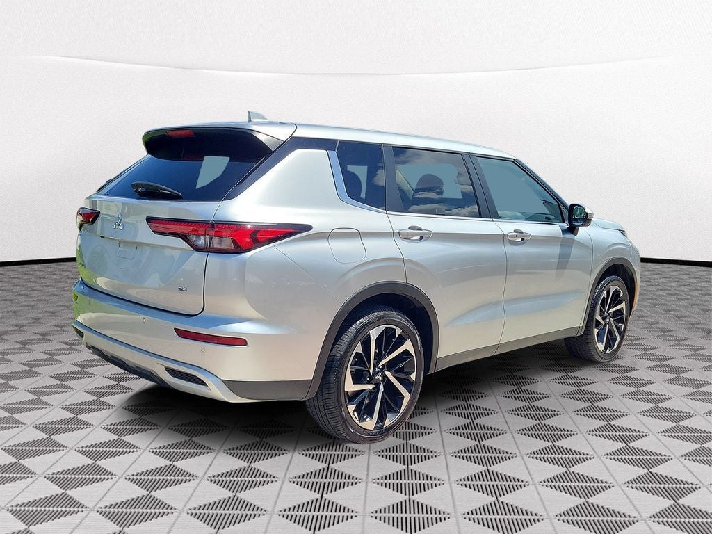 2024 Mitsubishi Outlander SE