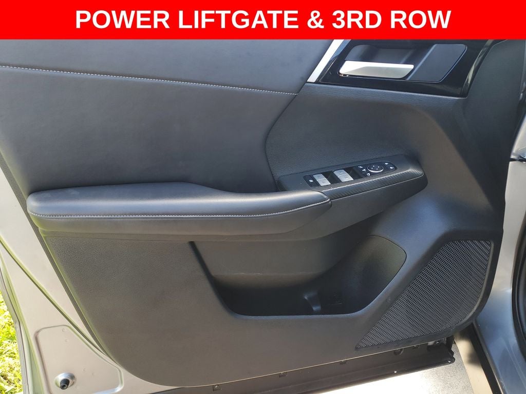 2024 Mitsubishi Outlander Base