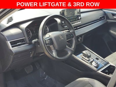 2024 Mitsubishi Outlander Base