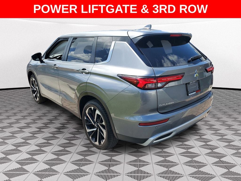2024 Mitsubishi Outlander Base