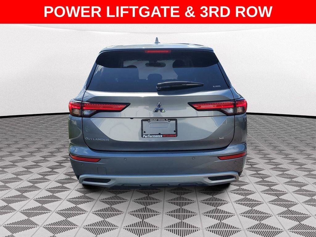 2024 Mitsubishi Outlander Base