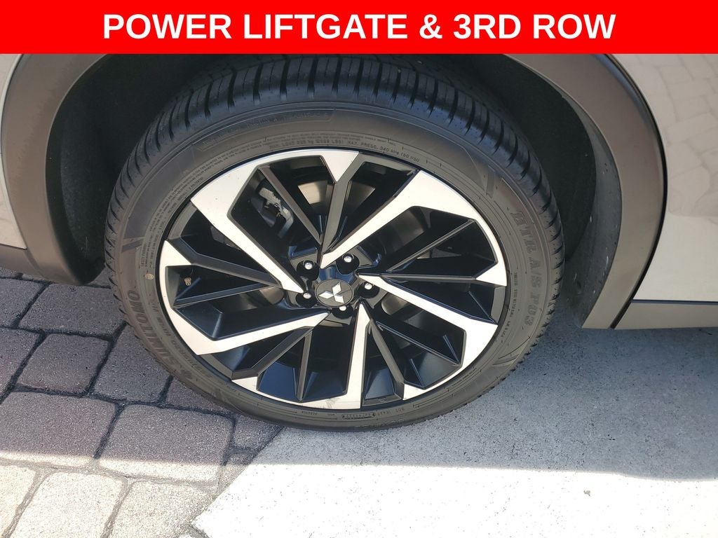 2024 Mitsubishi Outlander Base