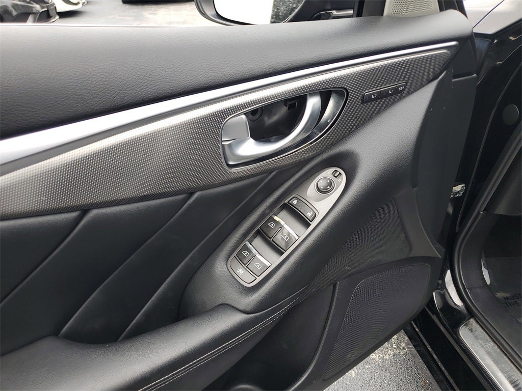 2017 INFINITI Q50 Sport SUNROOF