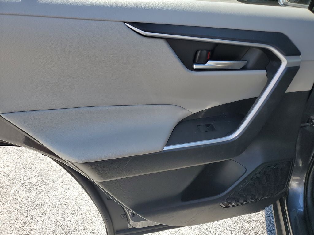 2020 Toyota RAV4 XLE SUNROOF