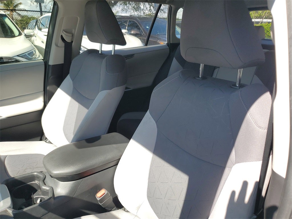 2020 Toyota RAV4 XLE SUNROOF
