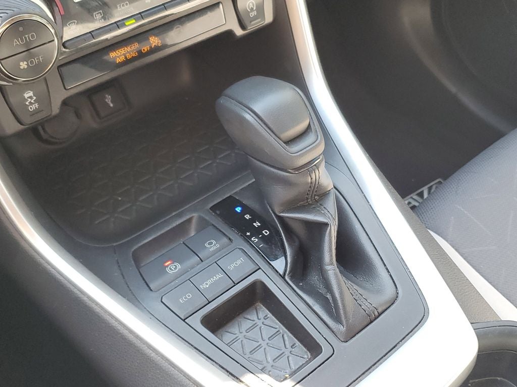 2020 Toyota RAV4 XLE SUNROOF