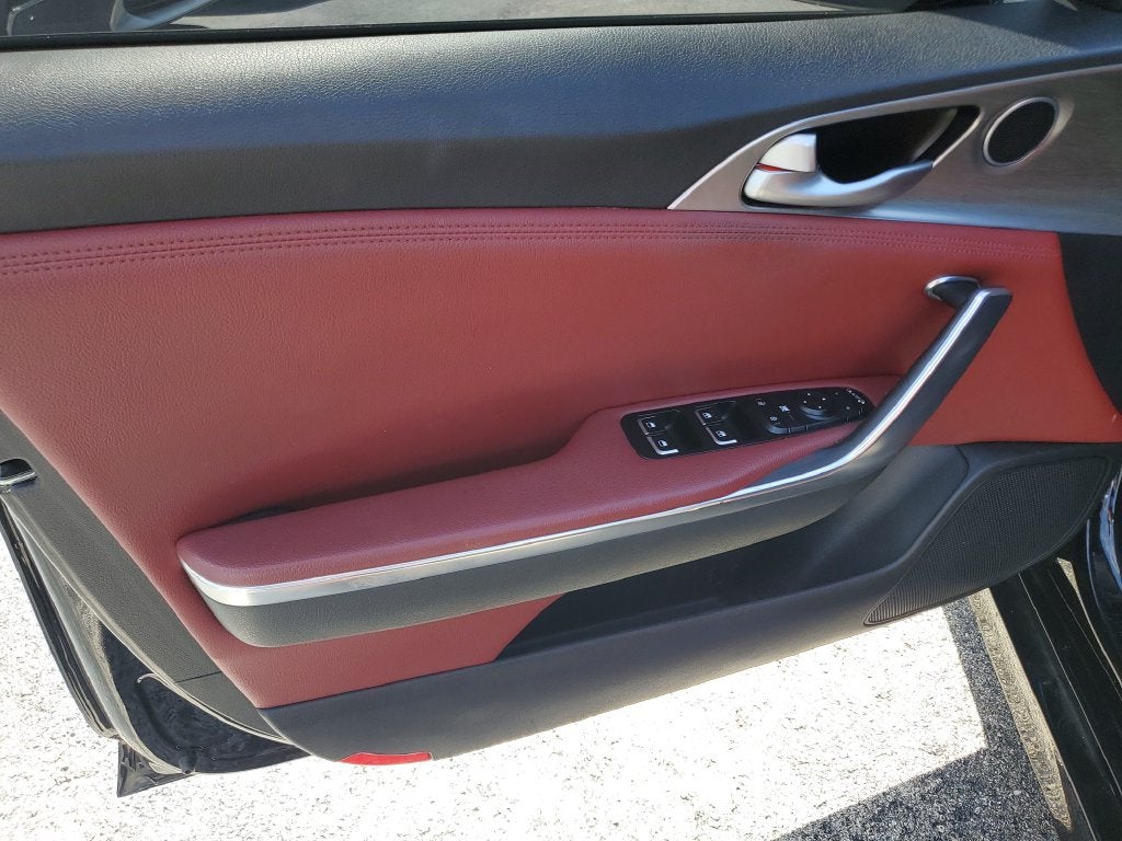 2022 Kia Stinger GT1