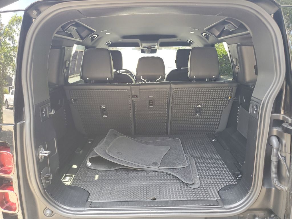 2022 Land Rover Defender 110 S