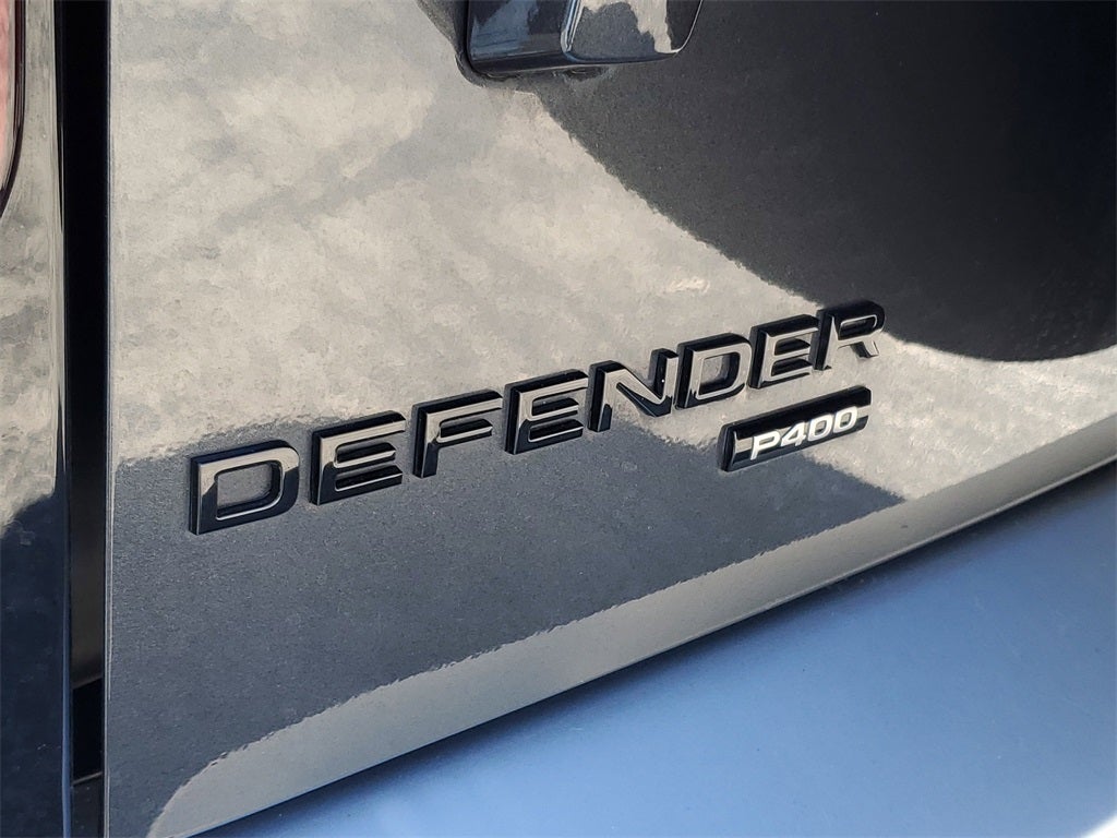 2023 Land Rover Defender 110 SE
