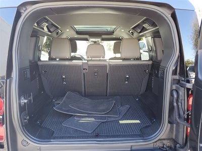2023 Land Rover Defender 110 SE