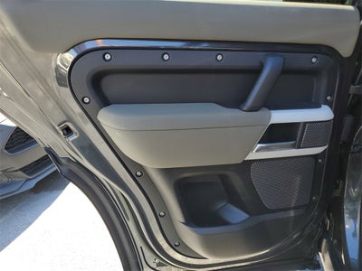 2023 Land Rover Defender 110 SE