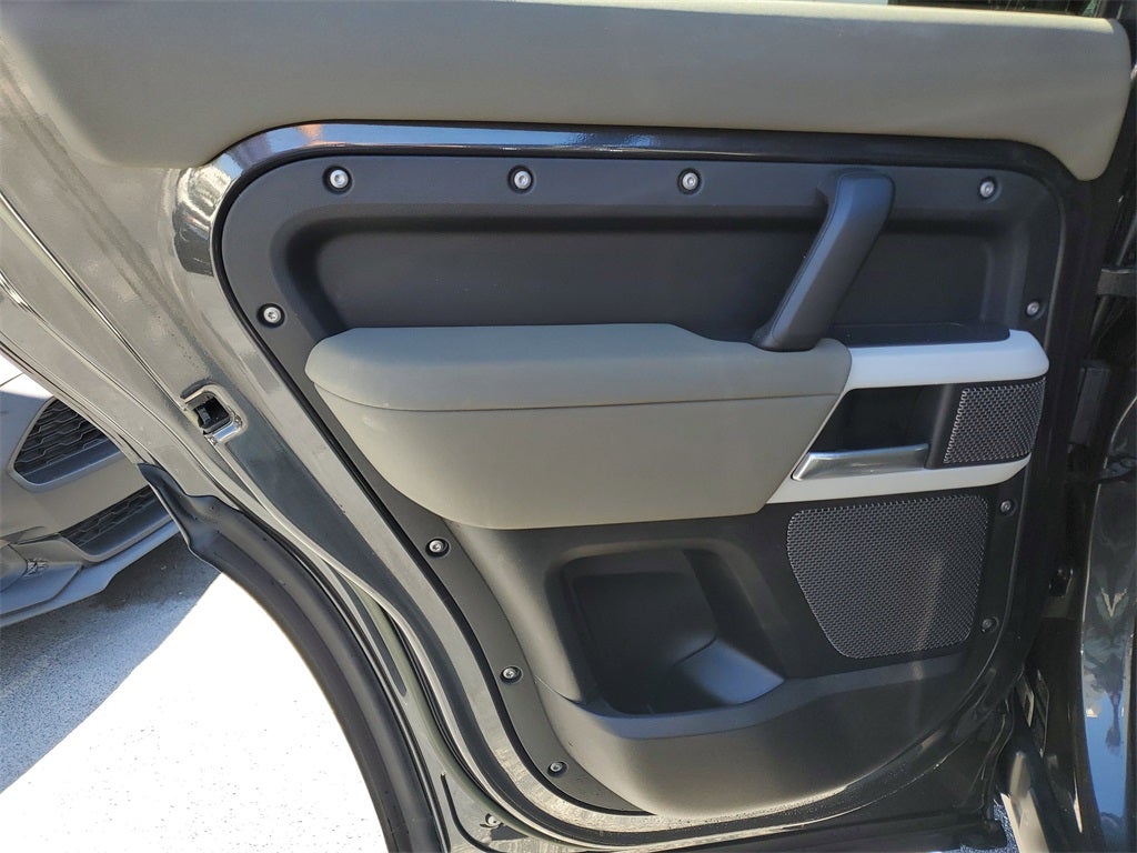 2023 Land Rover Defender 110 SE