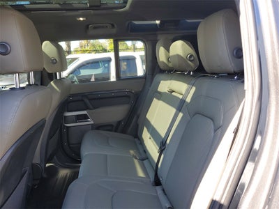 2023 Land Rover Defender 110 SE