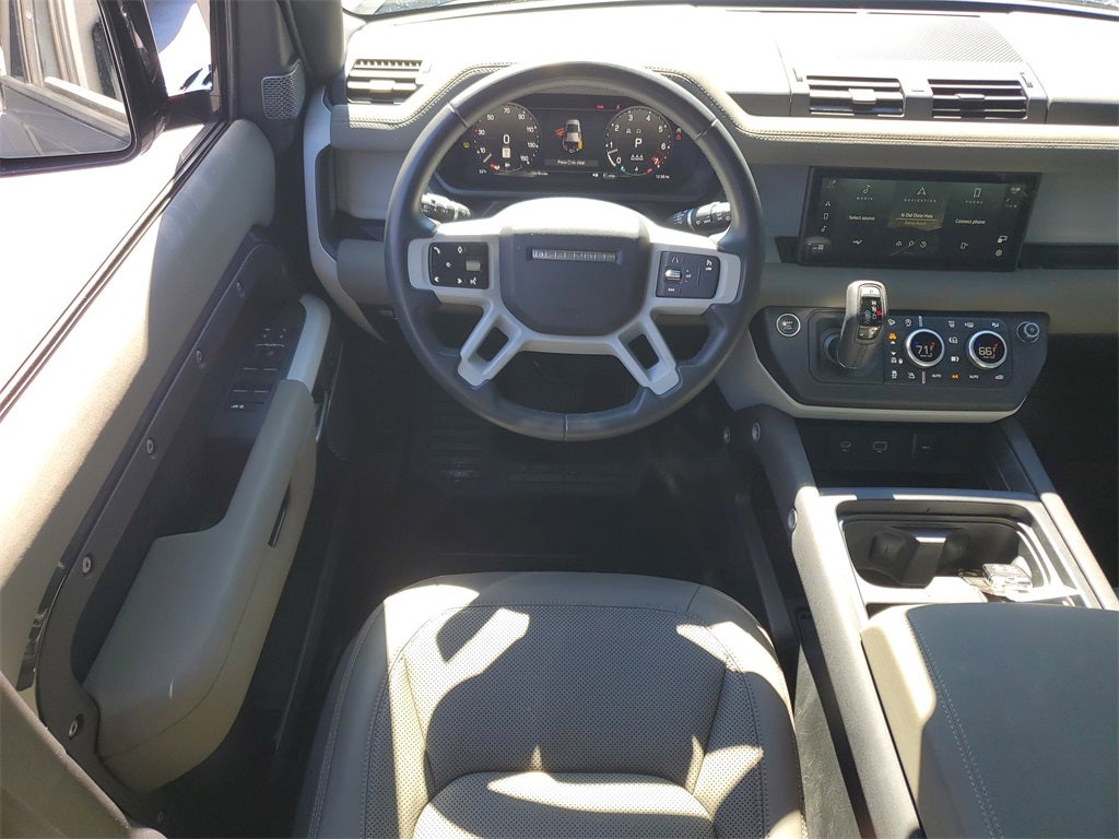 2023 Land Rover Defender 110 SE