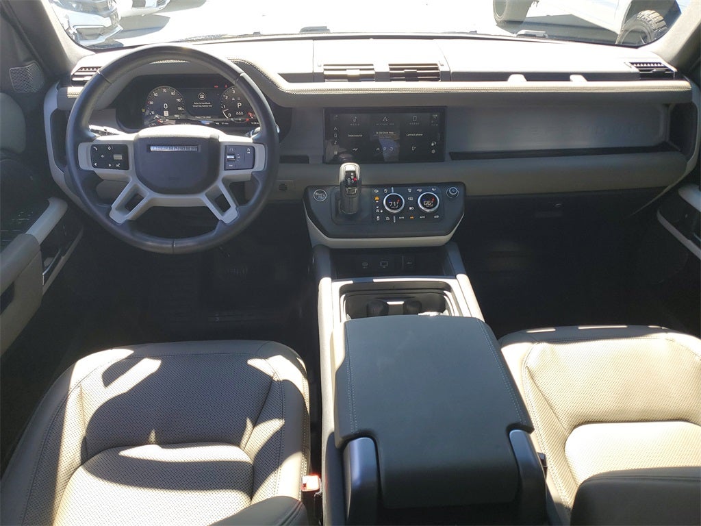 2023 Land Rover Defender 110 SE