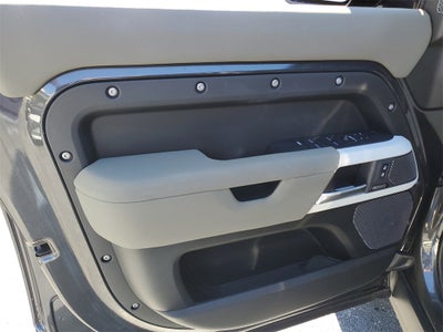 2023 Land Rover Defender 110 SE