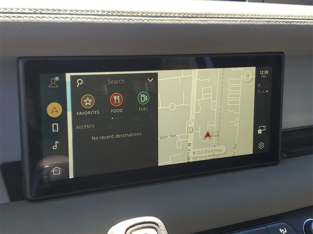 2023 Land Rover Defender 110 SE