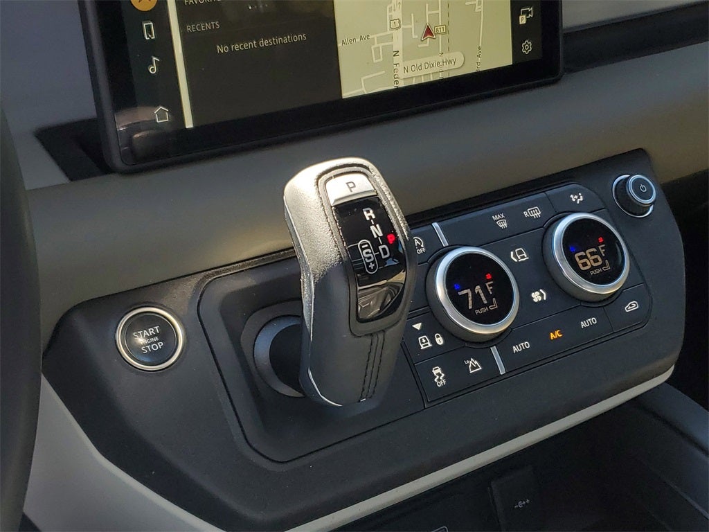 2023 Land Rover Defender 110 SE