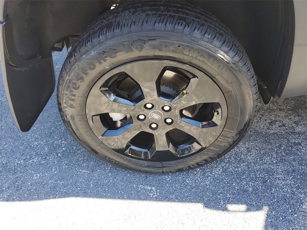 2023 Land Rover Defender 110 SE