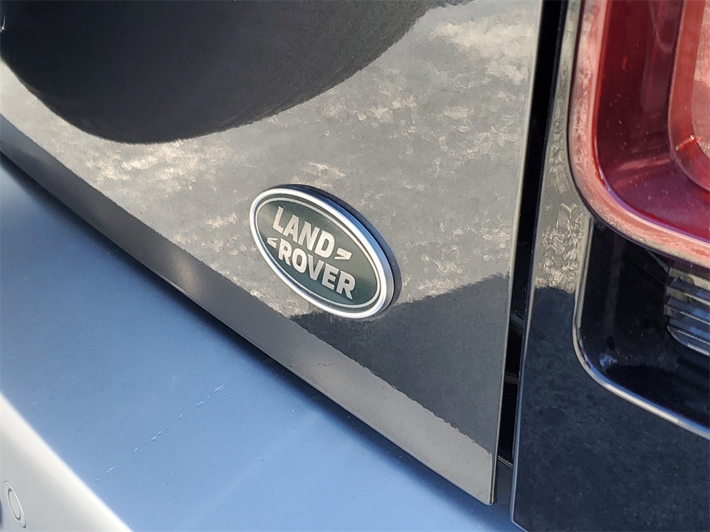 2023 Land Rover Defender 110 SE