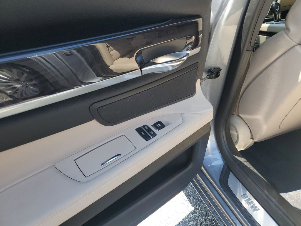 2011 BMW 7 Series 750i xDrive